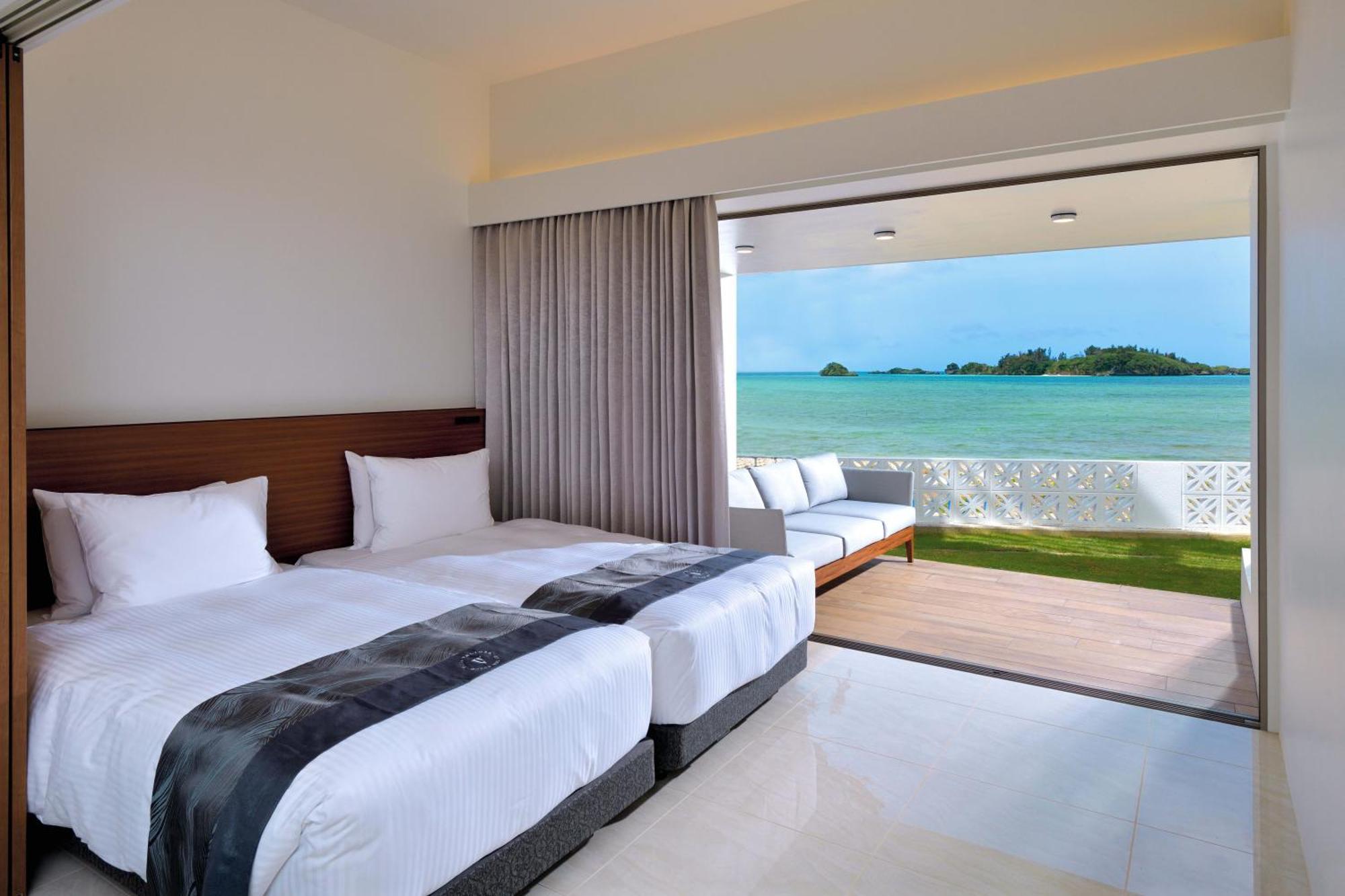 Villa Valiosa On The Beach 온나 외부 사진