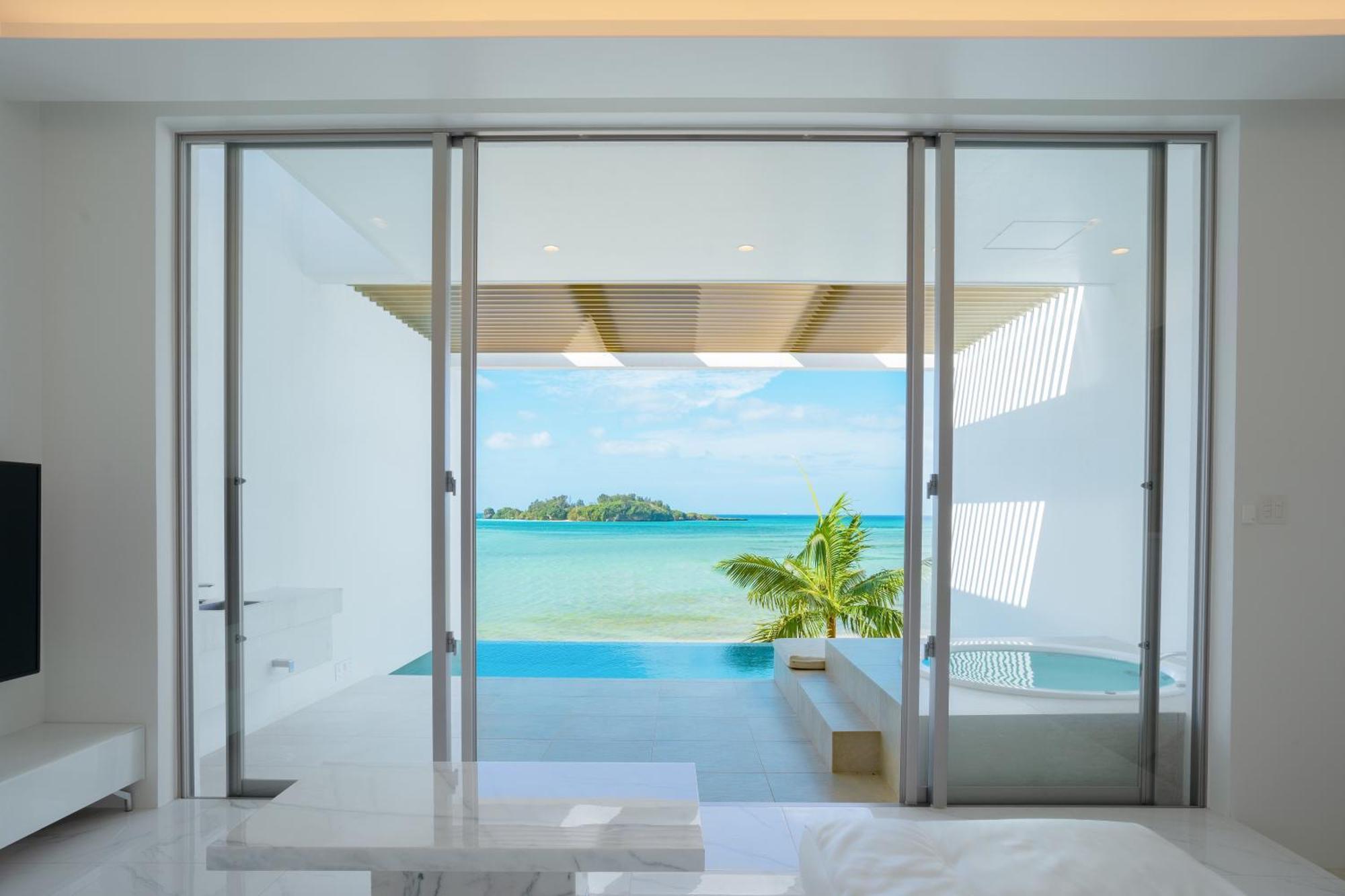 Villa Valiosa On The Beach 온나 외부 사진